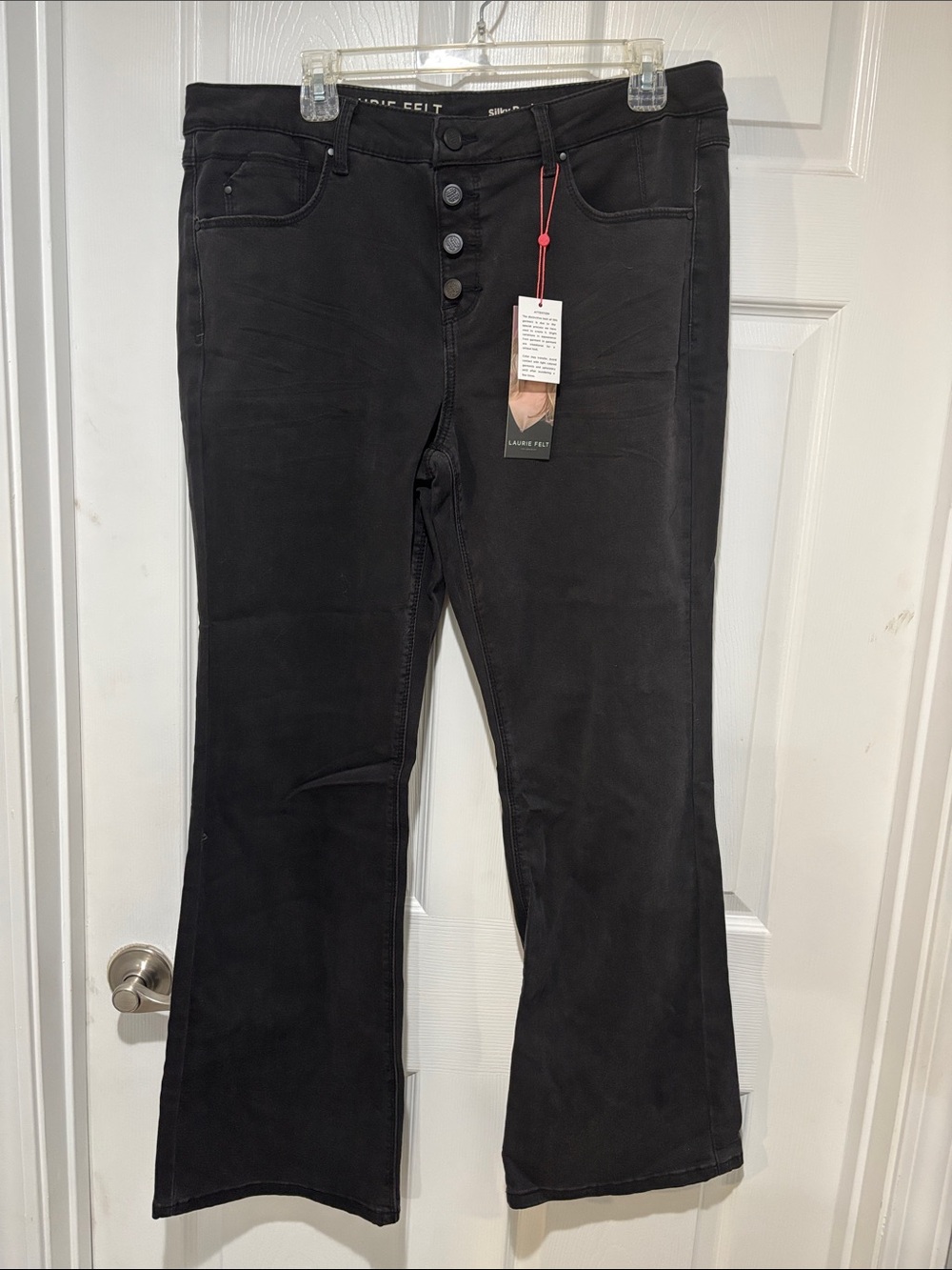 LAURIE FELT NWT Silky Denim Pull On Boot Cut 5-pocket Jeans in Soft Black